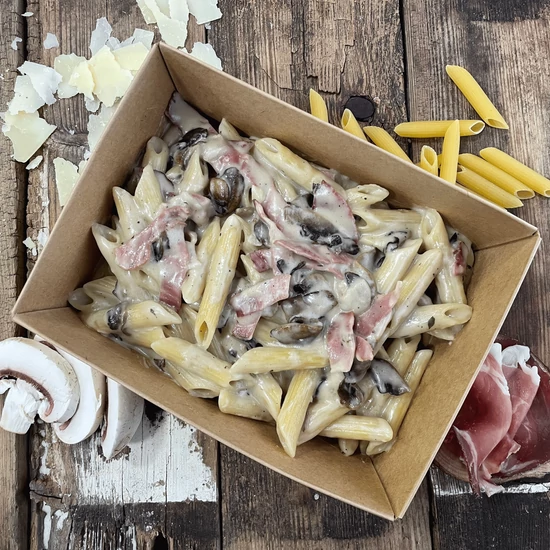 Penne con Funghi e Speck